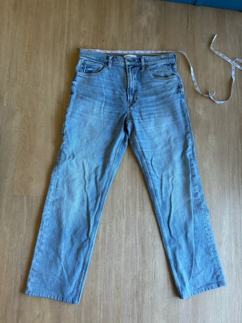 Banana Republic Men's Authentic Straight denim Jeans Blue light Wash 33x34